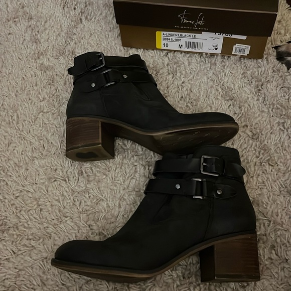 Franco Sarto Black Bootie - Picture 1 of 4